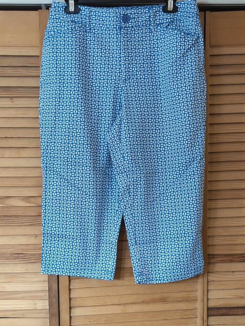 ST. JOHN'S BAY Blue & White Capris 10